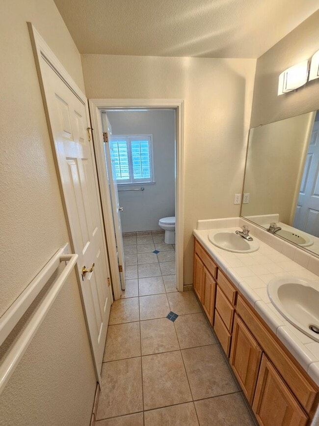 Building Photo - 795 Avante Pl