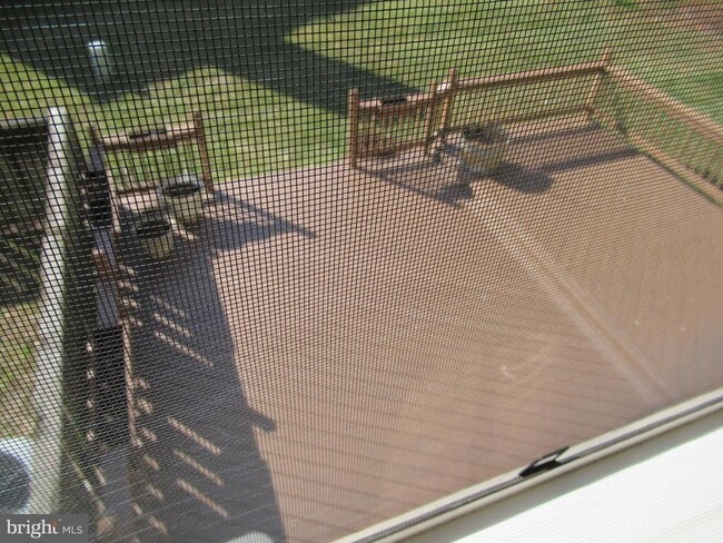 Building Photo - 14 Beverly Ct