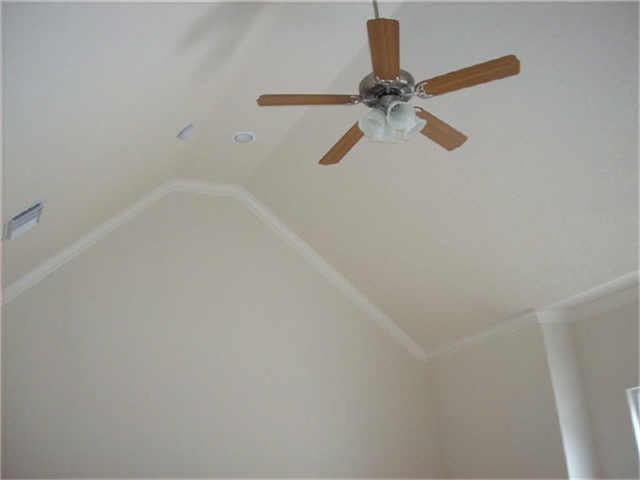 Building Photo - 16020 Fountainview Dr