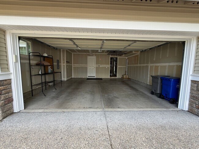 Building Photo - 2514 85th Dr NE