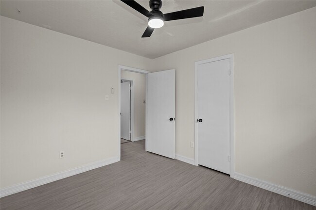 Building Photo - 7329 Gleason Rd