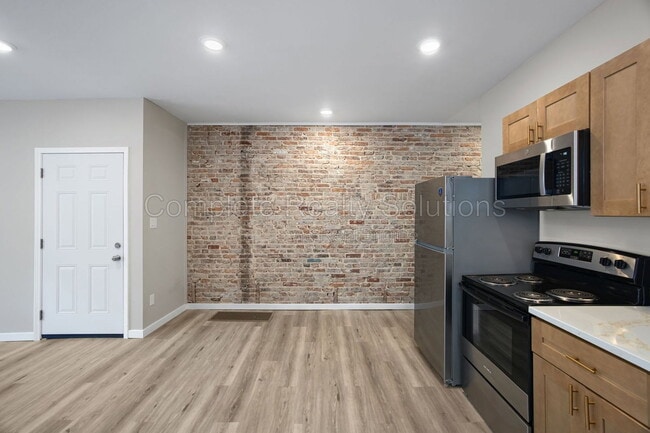 Building Photo - 3140 Magnolia Ave
