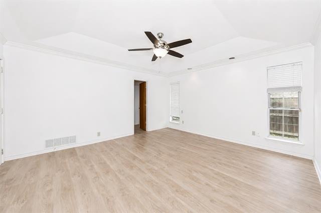 Building Photo - 3141 Oakdale Dr