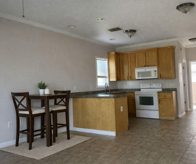 Building Photo - 6745 Hudson Ave