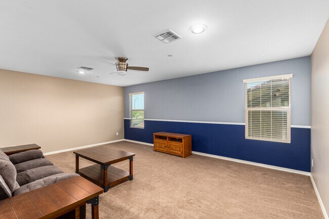 Building Photo - Rare opportunity to lease a house of this ...