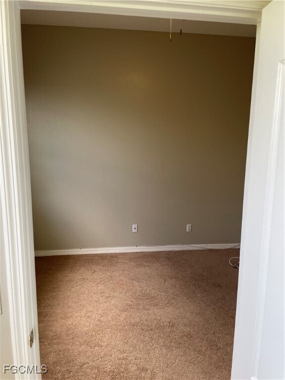 Building Photo - 2533 Deerfield Lake Ct