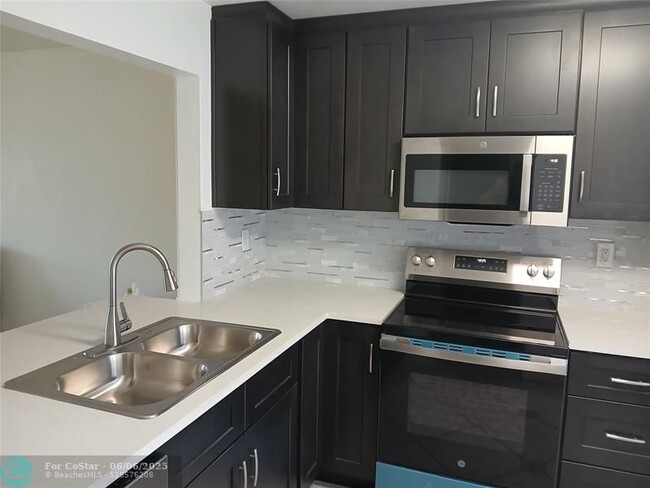 Building Photo - 9616 Oakburst Ln