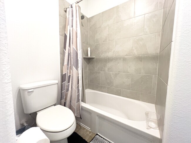 Building Photo - 2533 Olvera Ct