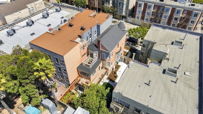 Building Photo - 415 Fillmore St