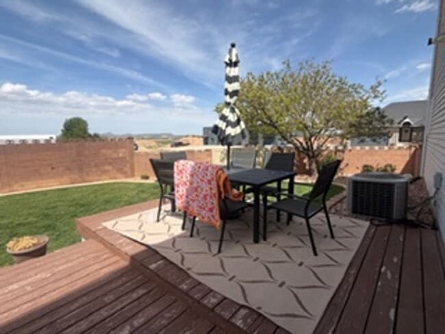 Building Photo - Beautiful 4 Bed / 2.5 Bath Home in Quiet Neighborhood