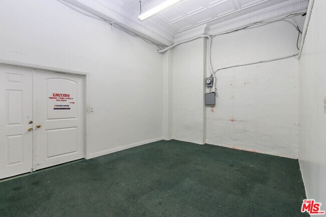 Building Photo - 4015 W Olympic Blvd