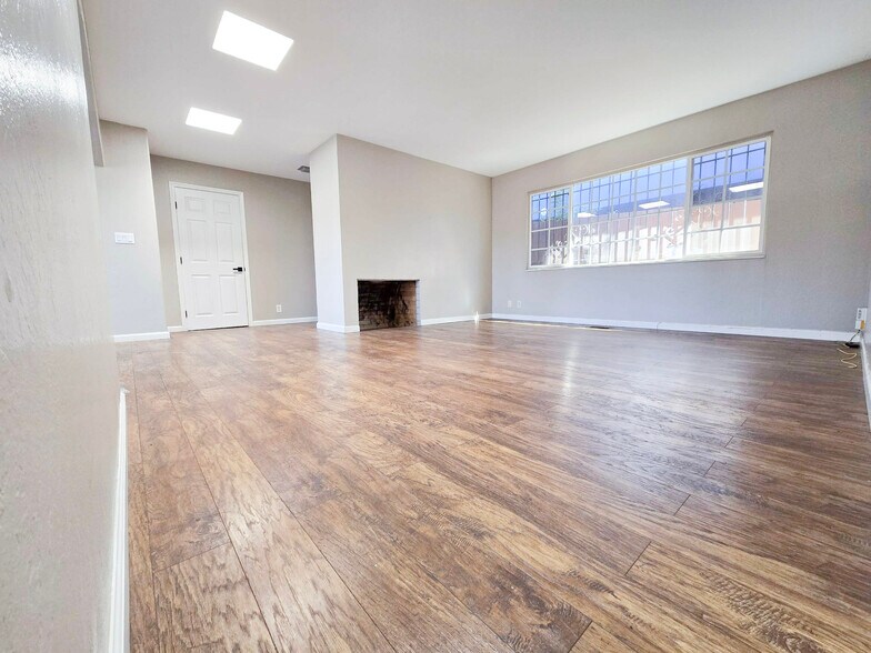 Building Photo - 2944 E 29th St