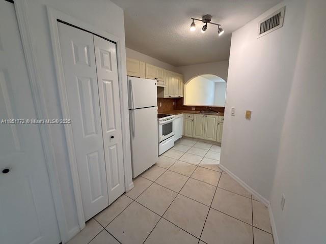 Building Photo - 1240 SE 31st Ct