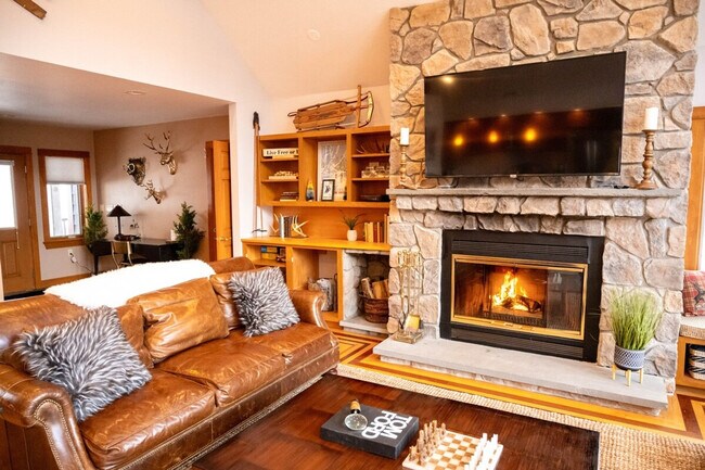 Building Photo - 196 Black Mountain Rd