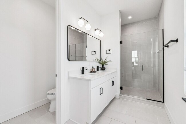 Building Photo - Modern Townhome For Lease in downtown St Pete and Warehouse Arts District