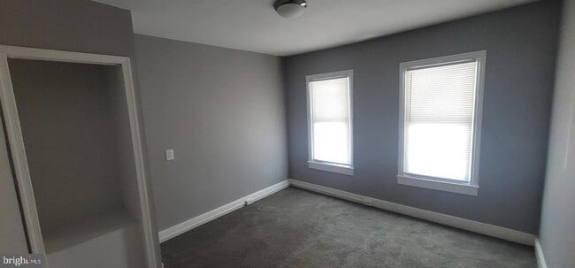 Building Photo - 603 Maple St