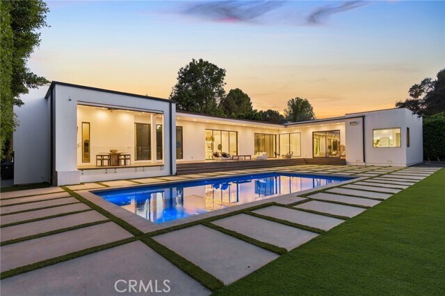 Building Photo - 20141 Wells Dr