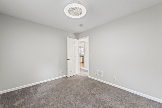 Building Photo - Cute Two Bedroom Home