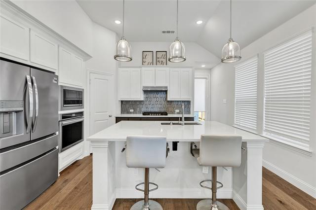 Building Photo - 8157 Mdw Vly Dr