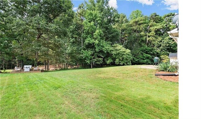 Building Photo - 5440 Windcrest Ln