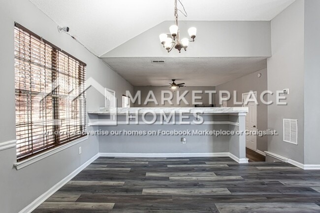 Building Photo - 832 Asbury Way