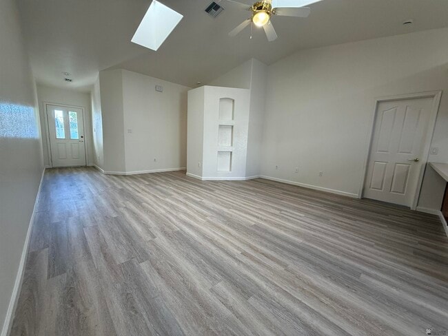 Building Photo - 10723 E 34th St