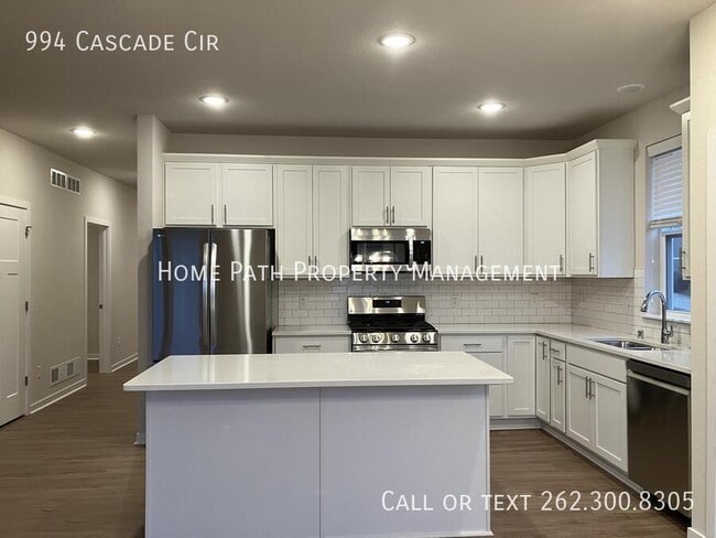 Building Photo - 994 Cascade Cir