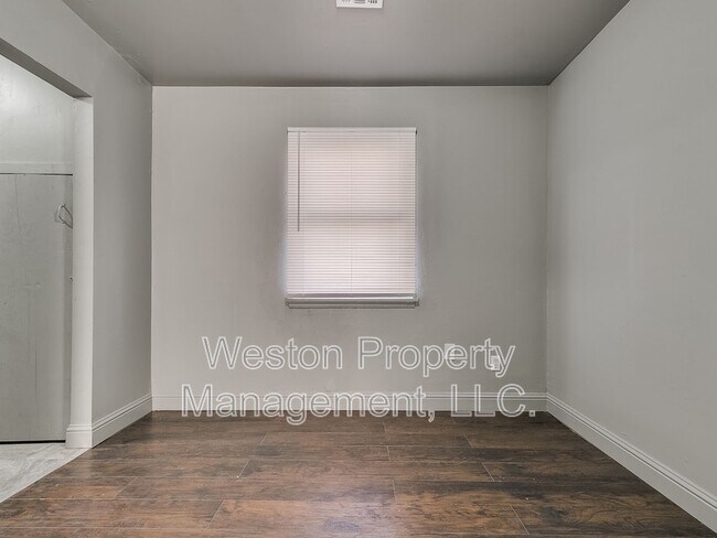 Building Photo - 2101 Westchester Dr