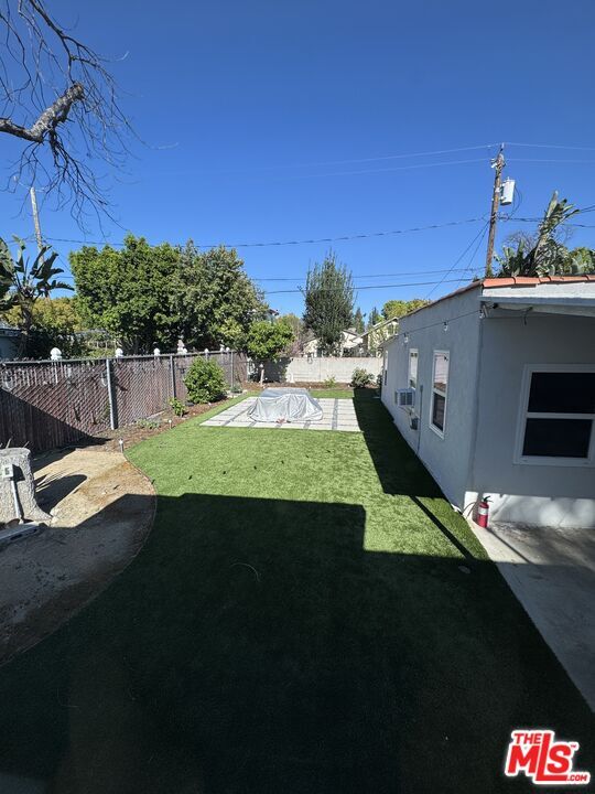 Building Photo - 446 N California St