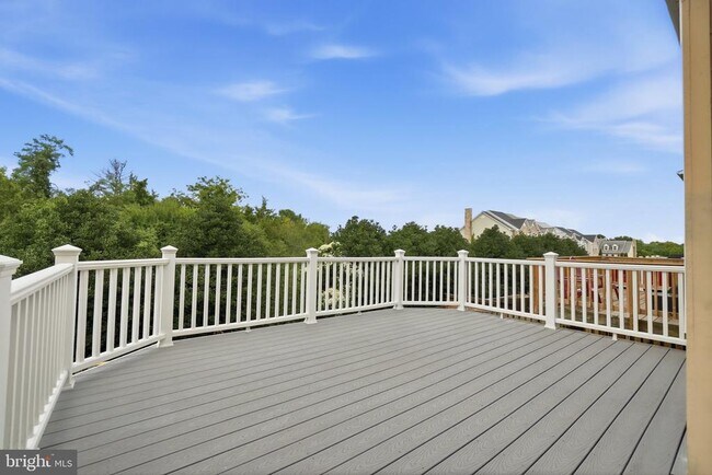 Building Photo - 899 Stonefield Square NE