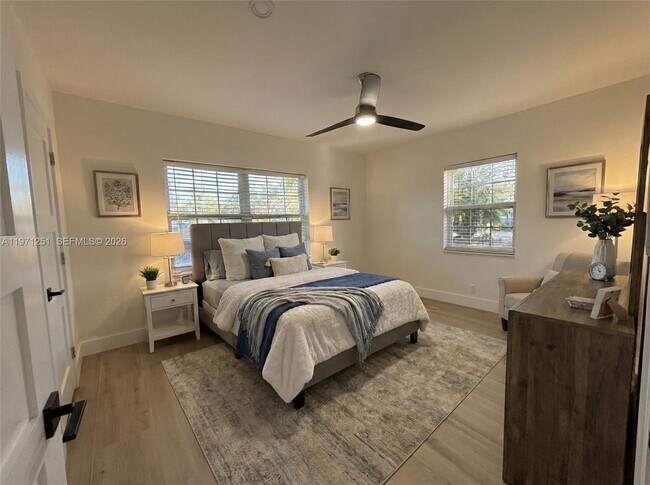 Building Photo - 1701 SW 13th Ct