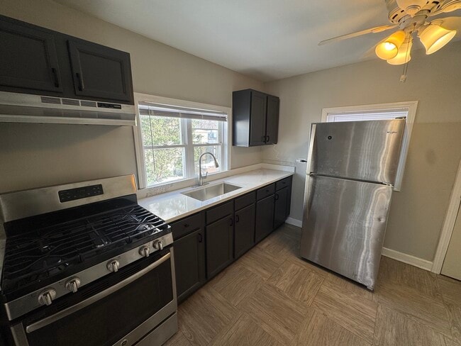 Building Photo - 16935 Western Ave