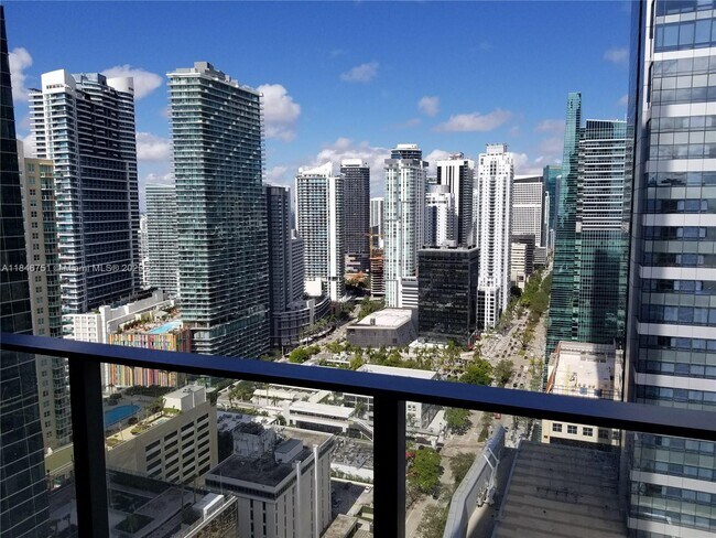 Building Photo - 1451 Brickell Ave