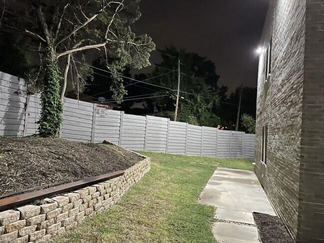 Building Photo - 3 br, 2 bath Duplex - 804 Green Castle Dri...