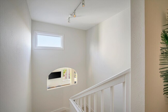 Building Photo - Welcome to Your Luxurious Napa Valley Retr...