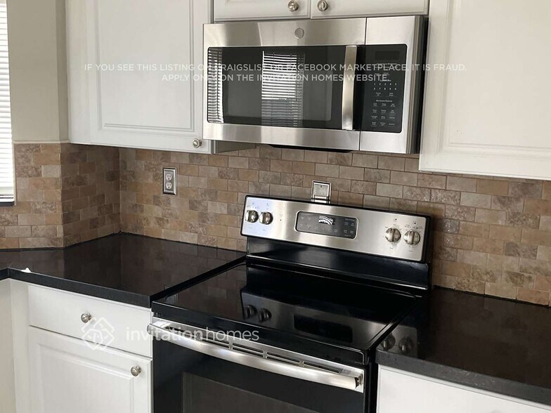 Building Photo - 14137 SW 166th Terrace