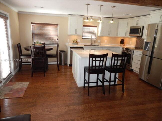 Building Photo - 2461 SW 50th St