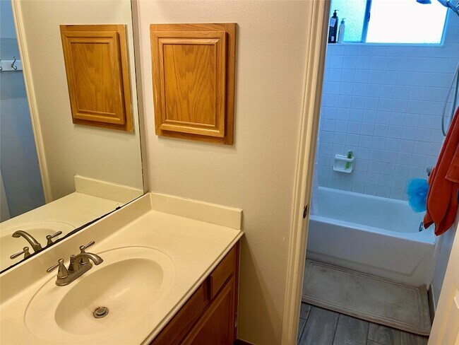Building Photo - 7239 Brockington Dr