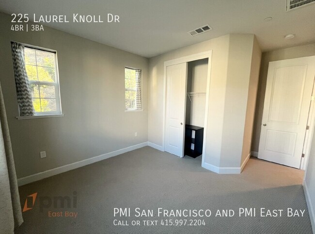 Building Photo - Modern 4-Bedroom Townhouse in Muir Heights...