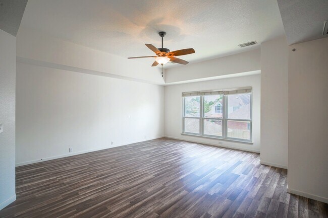 Building Photo - 11606 Canyon Woods Dr