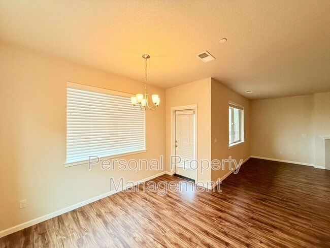 Building Photo - 7408 NE 30th Ave