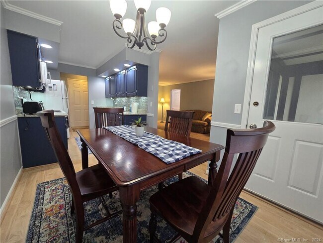 Building Photo - 22 Essex Ct