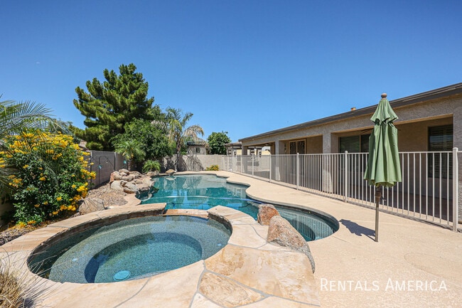 Building Photo - 3173 E Canyon Way