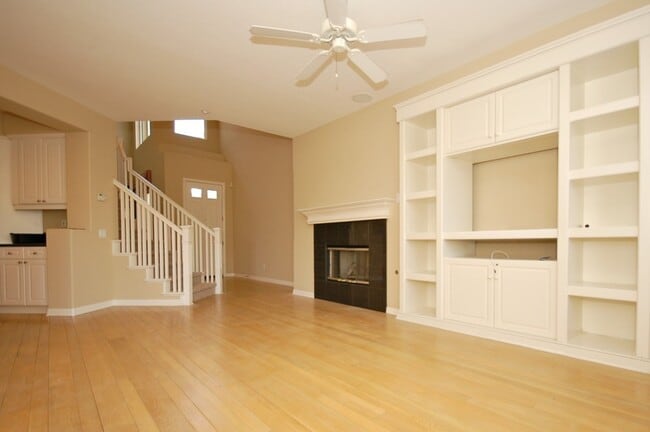 Building Photo - Amazing Location Home in Carlsbad with Lag...