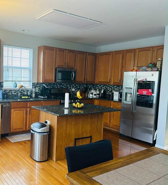 Building Photo - 807 Brodhead Dr