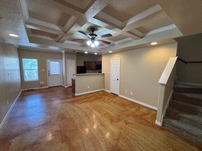 Building Photo - Spacious 3-Bedroom Townhome – Great Location!