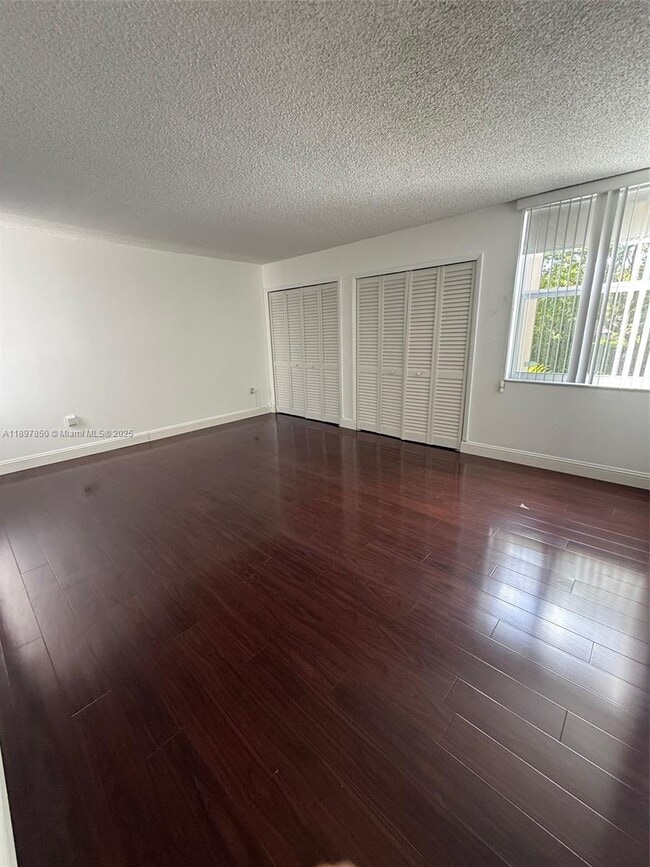 Building Photo - 802 NW 87th Ave