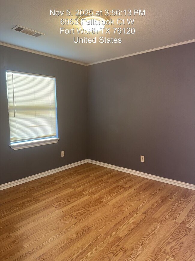 Building Photo - 6963 Fallbrook Ct W