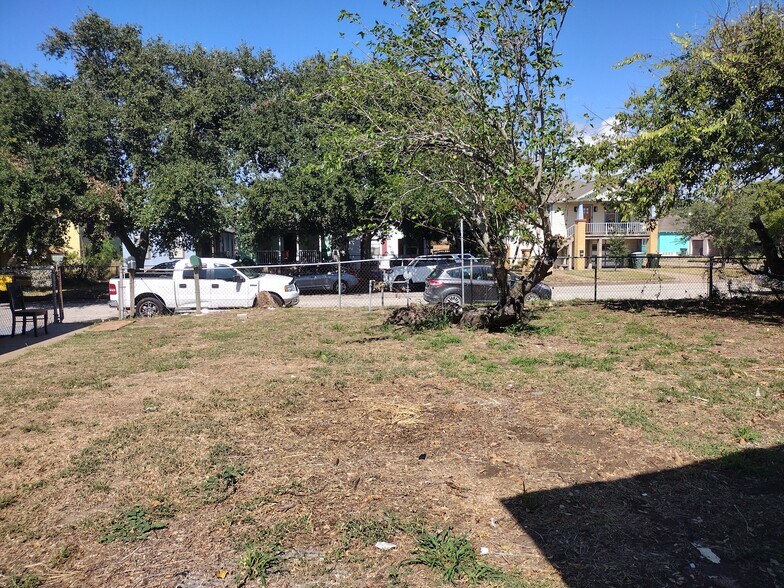 Building Photo - 5407 Avenue R 1/2