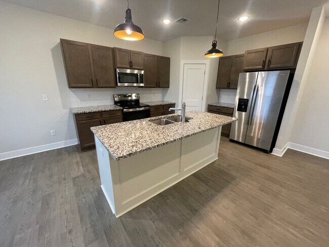 Building Photo - 960 W Long Path Ct